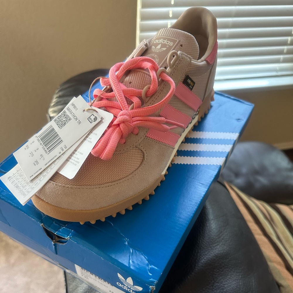 Adidas HP6611 Marathon TR Beige & Pink Leather Running Training Shoes 9.5